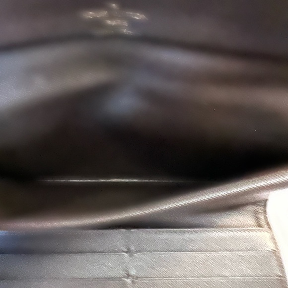 Louis Vuitton Monogram Snap Closure Wallet. Color Green, good condition. - Picture 3 of 10